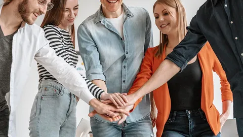 “乌军内乱，七千士兵倒戈，总司令落敌手，援军两万击灭叛军首领”