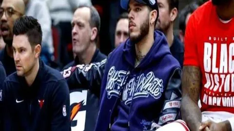 我国足球队与马来西亚战成平局，晋级亚细安足球赛半决赛