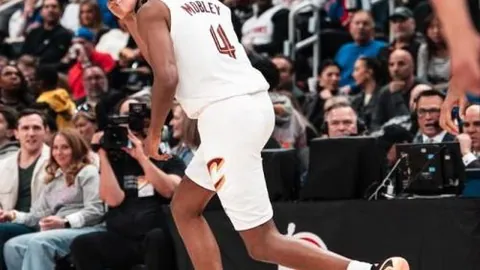 丹尼尔·奥莫紧急注册获西班牙法院批准，巴塞有望周日亮相对阵